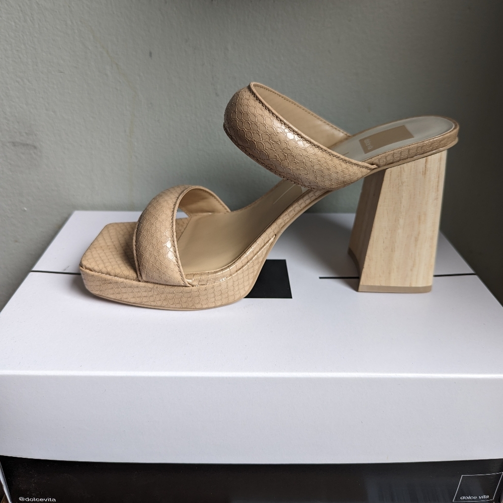 NWB Dolce Vita Stella Platform Sandals